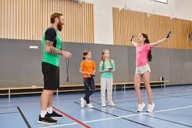 《漫威争锋》两款全新制服上线 2026年赛程公开