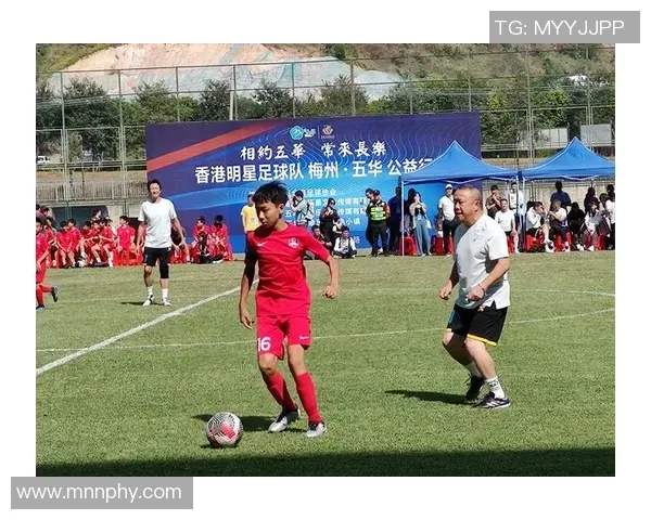 官方：大连英博正式授权上海卡冠文化为官方球星卡供应商