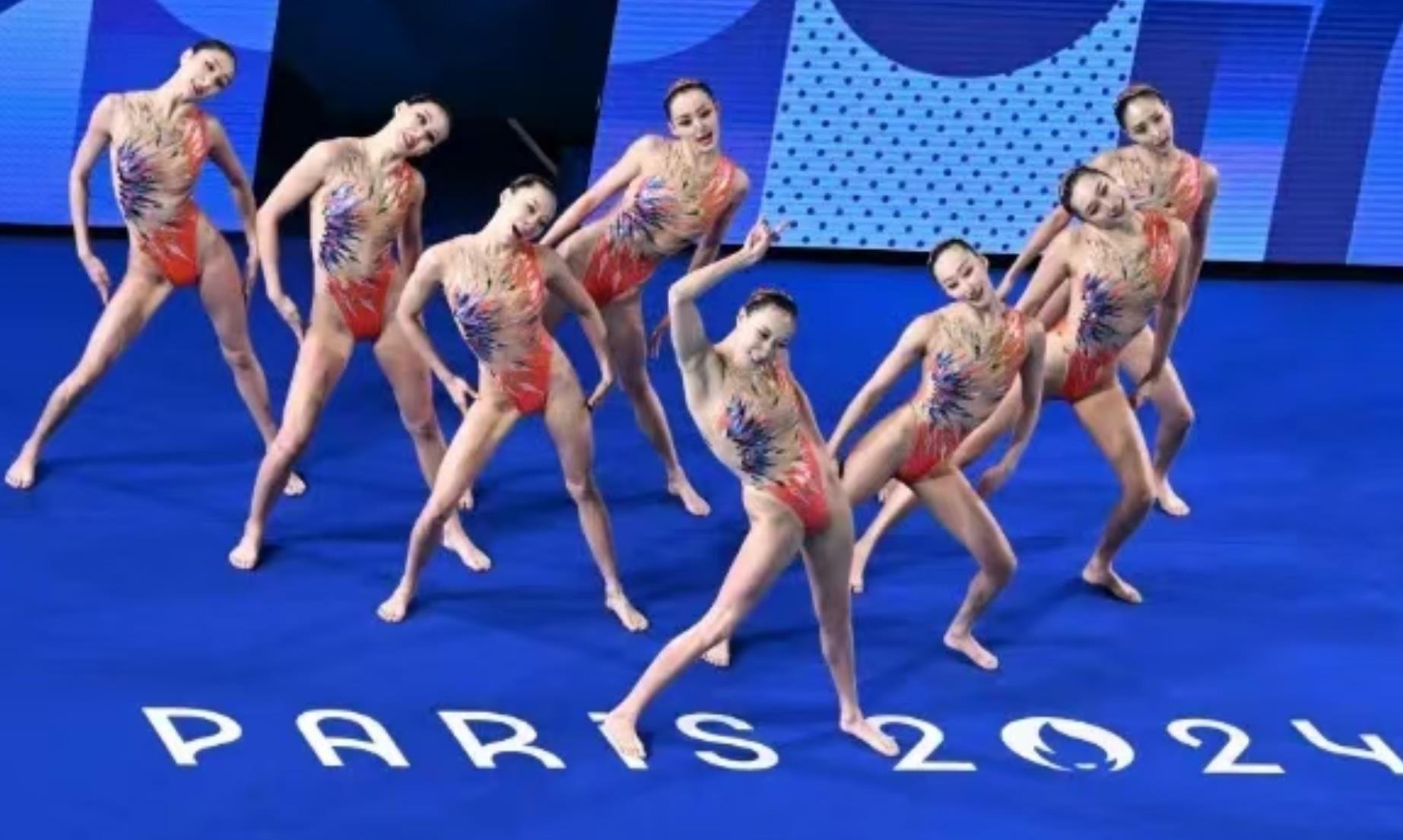 图片报：诺伊尔调整了训练流程，乌尔比希也激励着他继续